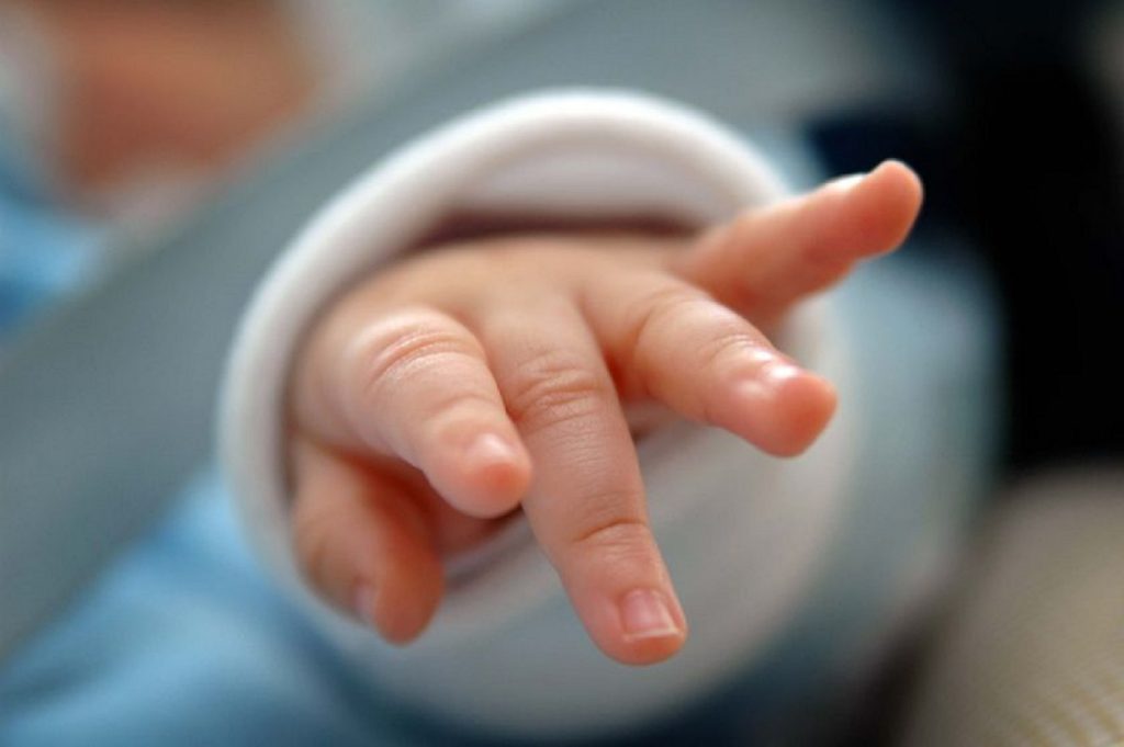 Nou-născut din România, infectat cu tulpina din Marea Britanie de covid-19. Ministerul Sănătăţii a făcut anunţul