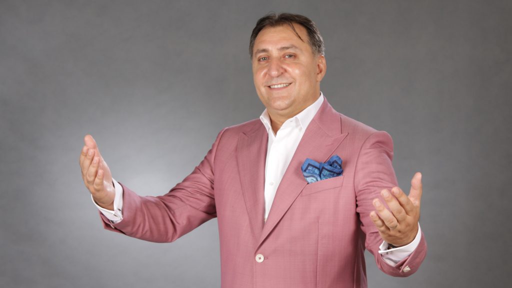 Vali Vijelie, despre ce s-a întâmplat cu adevărat în Zanzibar. „Le-am dat în 5 minute salariul lor pe o lună”