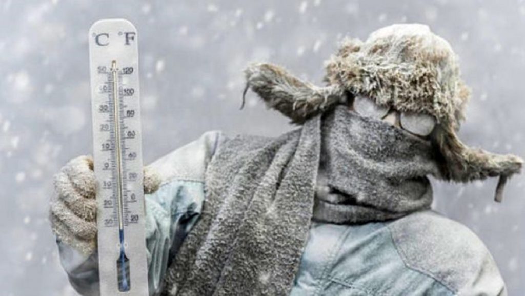 Noi avertizări meteo. Vremea o ia razna în România: este cod portocaliu