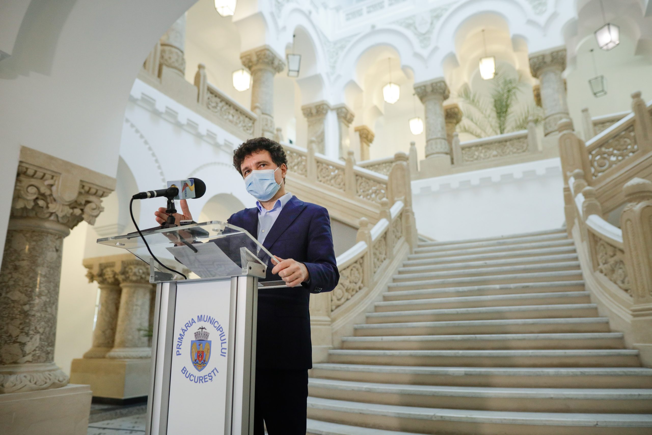 Salariul pe care îl câștigă lunar Nicușor Dan