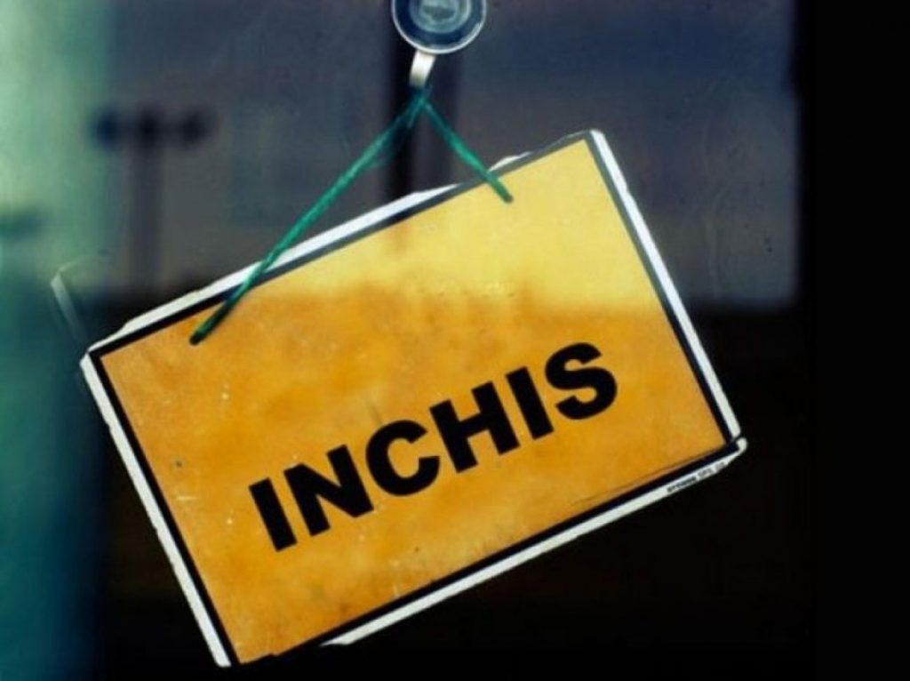 Firma celebră de haine care părăsește România după 30 de ani. Se închid toate magazinele