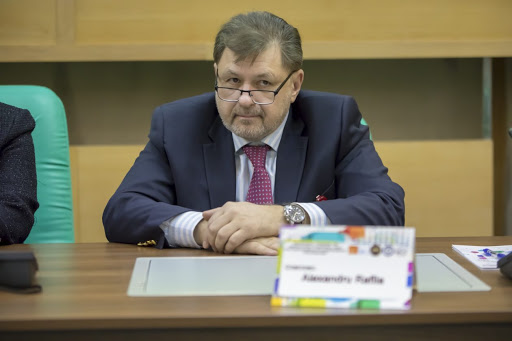 Alexandru Rafila afirmă că e posibil să ajungem din nou la 10.000 de infectări pe zi. Vestea bună: ”Presiunea pe sistemul medical va fi mai mică”
