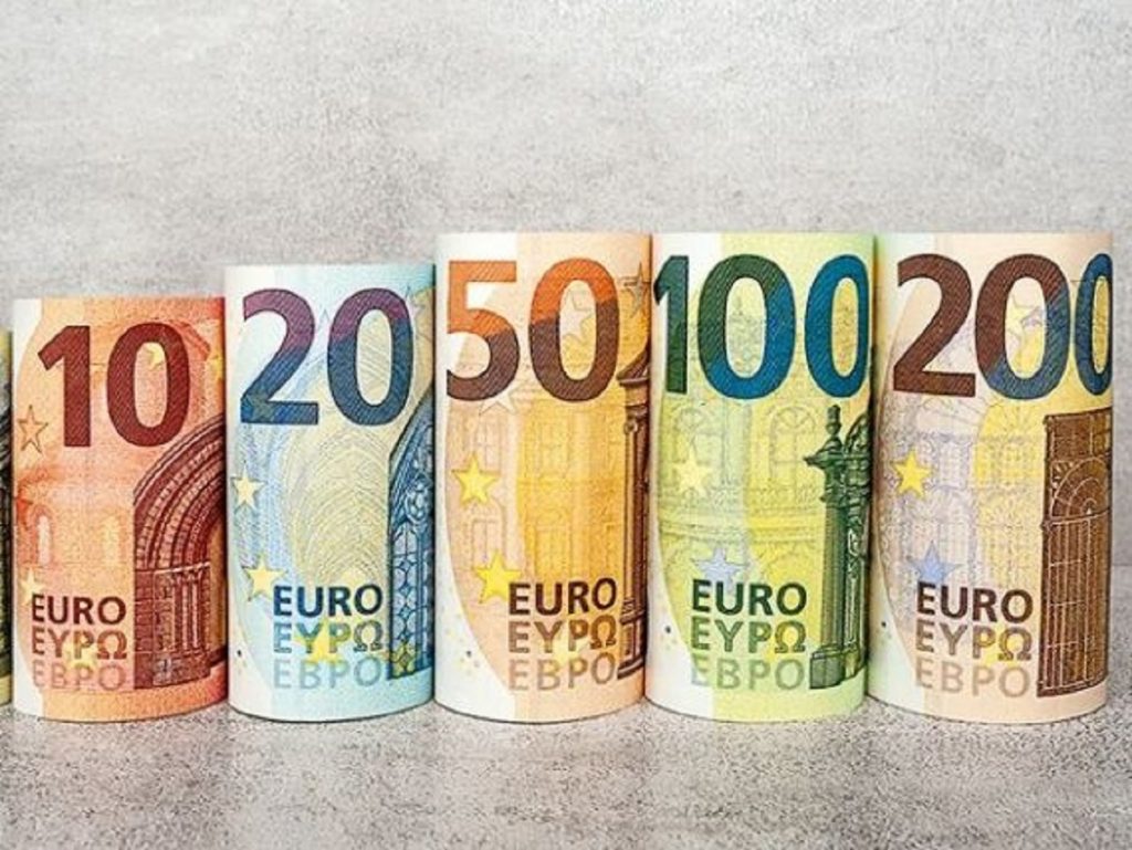 Curs valutar BNR miercuri, 17 martie. Ce se întâmplă azi cu euro și dolarul