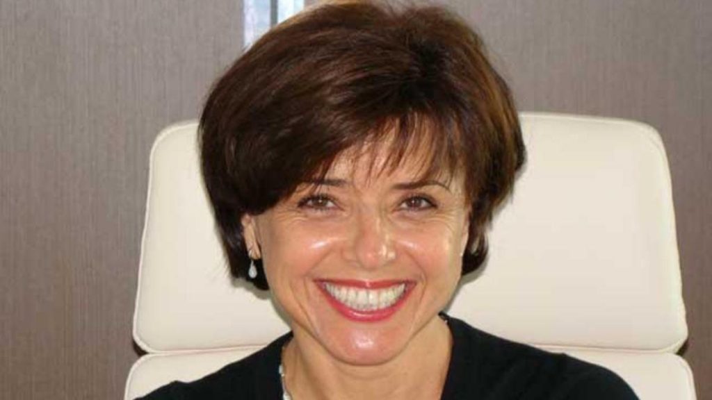 FOTO EXCLUSIV. Cristiana Copos, la munca de jos. Cum a fost surprinsă fosta soţie a celebrului om de afaceri