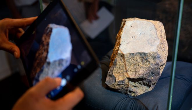 Fermierul a vândut meteoritul de 68 de kilograme cu 180.000 de dolari