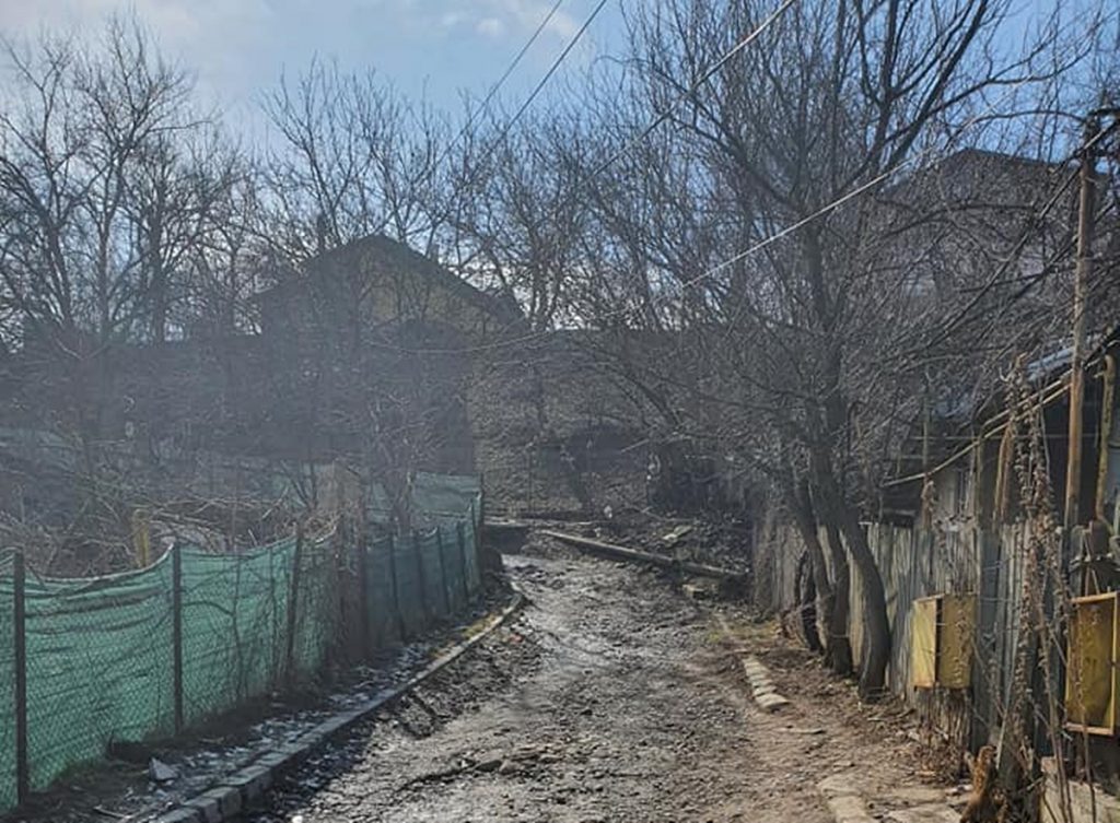 Imagini deprimante în zona din jurul Bojdeucii lui Ion Creangă: „Există condiţii demne de 1900. Rușine”