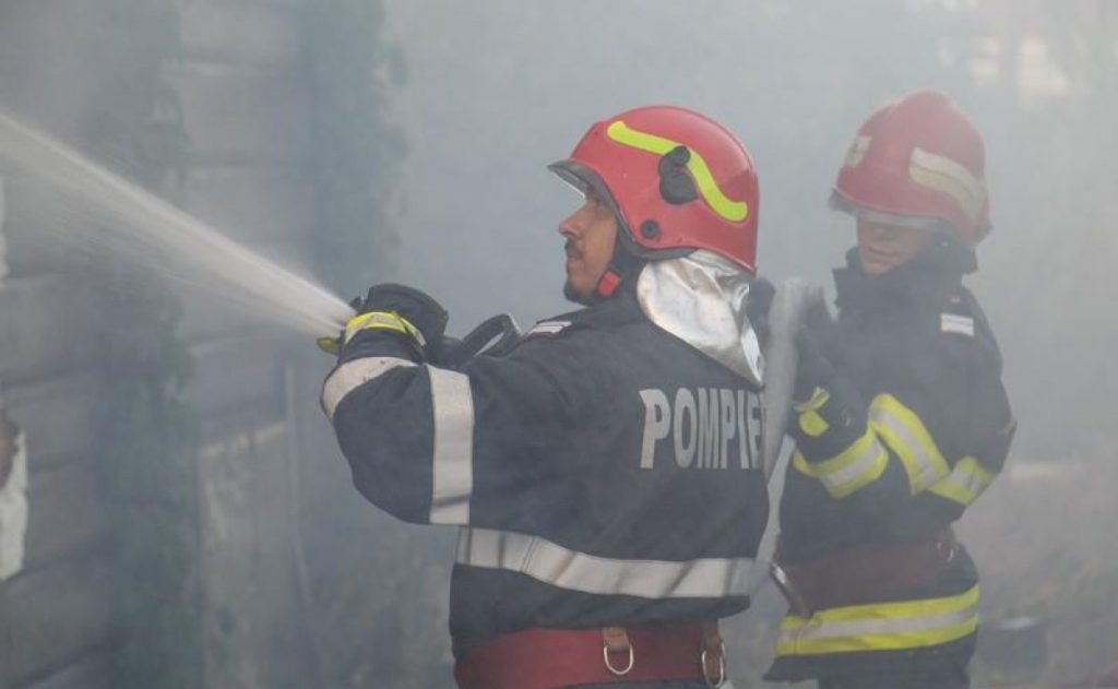 Dosar penal după incendiul de luni seara, la Clinica de Psihiatrie Craiova. Se fac cercetări pentru distrugere și vătămare corporală din culpă