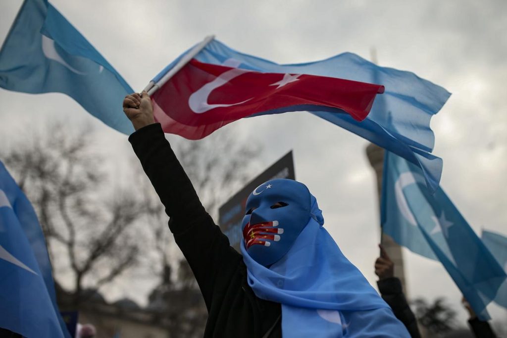 Minoritatea din Turcia care se teme că ar putea fi vândută Chinei pe vaccinuri anti-Covid. Sute de oameni au manifestat la Istanbul și Ankara