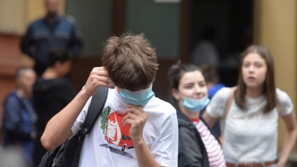 Noutăţi pentru elevii din București. Anunţul Ministerului Educaţiei e valabil de azi, 8 martie