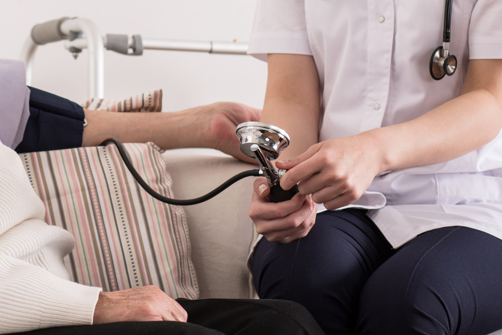 O asistentă medicală își acuză șeful că a încercat să o abuzeze sexual. Cum s-a întâmplat totul