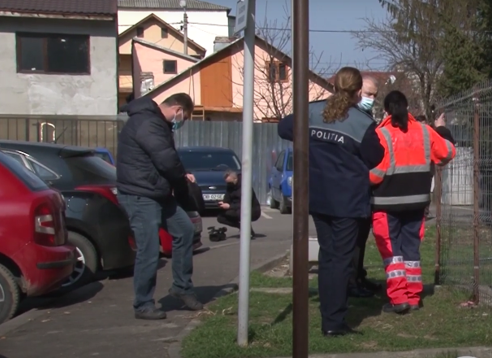 O femeie în vârstă de 53 de ani, care ar fi suferit de depresie, s-a aruncat de la etajul superior al unui bloc din Târgoviște. Cine a găsit trupul fără suflare al acesteia
