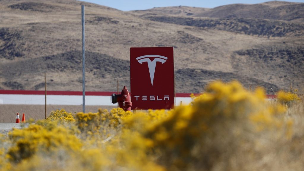 Rușii au încercat să fure secretele de la Tesla, i-au oferit unui angajat un milion de dolari șpagă. Ce a urmat