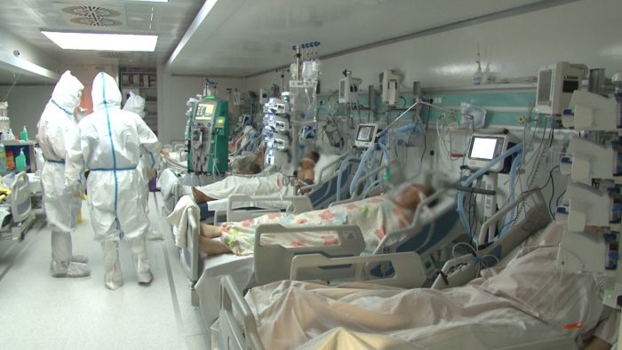 Secțiile ATI din spitale devin tot mai neîncăpătoare din cauza numărului mare de infectări