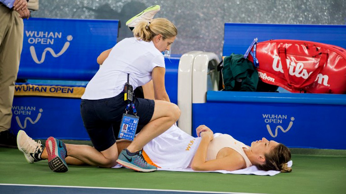 Simona Halep a acuzat dureri ale umărului în timpul meciului de la Miami împotriva Carolinei Garcia