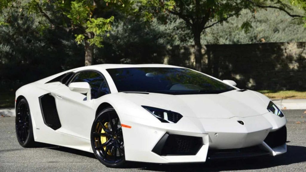 Un Lamborghini Aventador, scos la vânzare de statul român. Cât costă, de fapt, bolidul confiscat