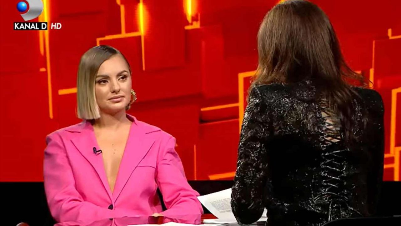 Alexandra Stan a recunoscut că îi plac şi femeile