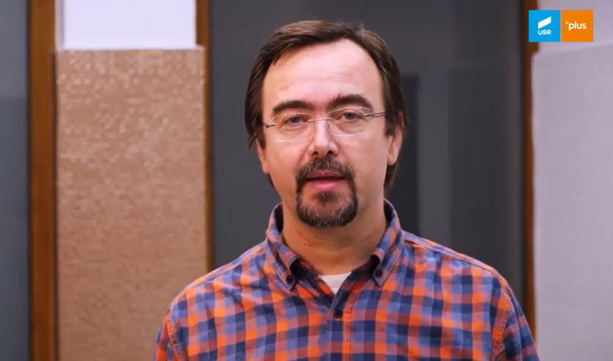 Unde a lucrat Alin Stoica timp de 14 ani