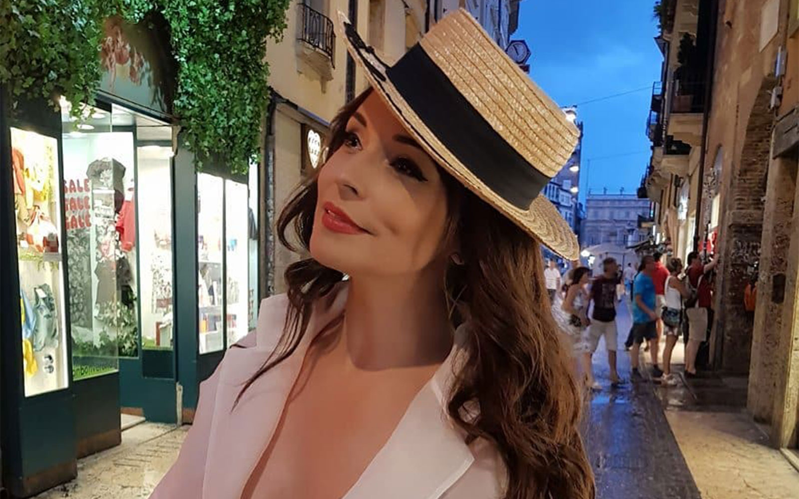 Andreea Marin, la un pas sa fie pradata de hoti sambata seara. Cum a scapat vedeta TV. ”Am experienta”