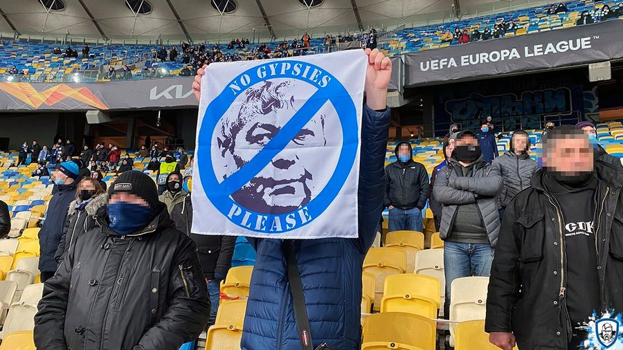 Mesajul rasist aparut in tribunele de la Kiev impotriva lui Mircea Lucescu. UEFA nu s-a sesizat pana in acest moment