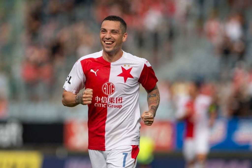 Nicolae Stanciu, Slavia Praga, l-a impresionat pe Steven Gerrard cu golul sau