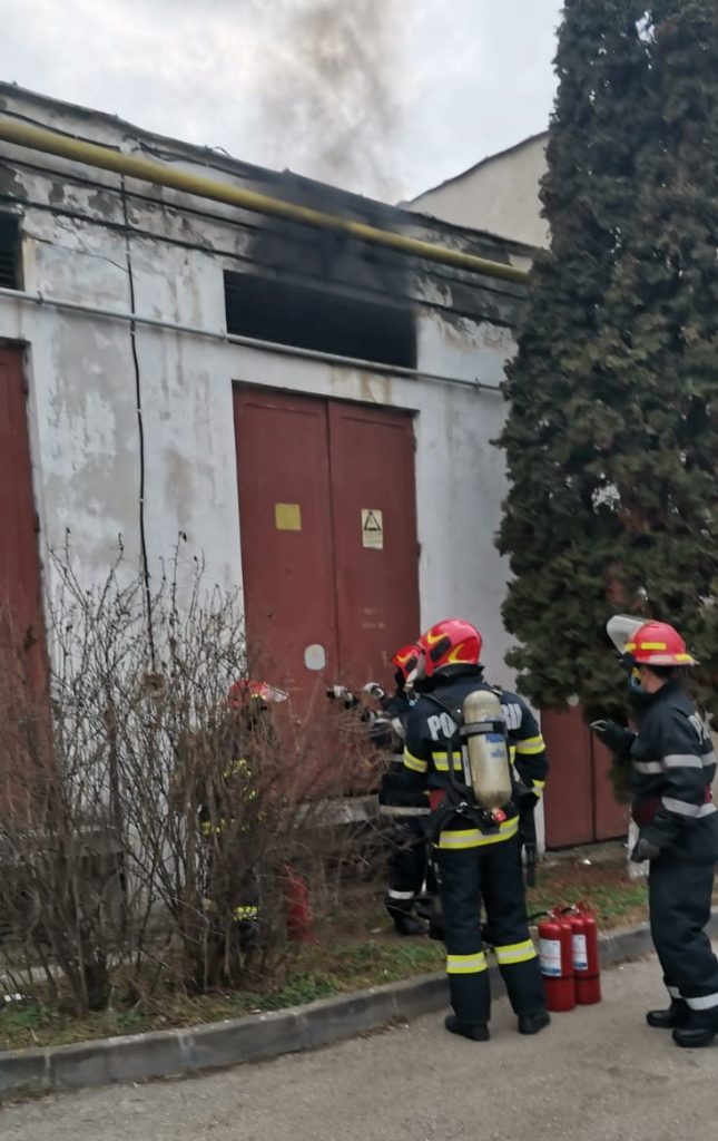 Incendiul a fost localizat la postul de transformare al spitalului din Dej