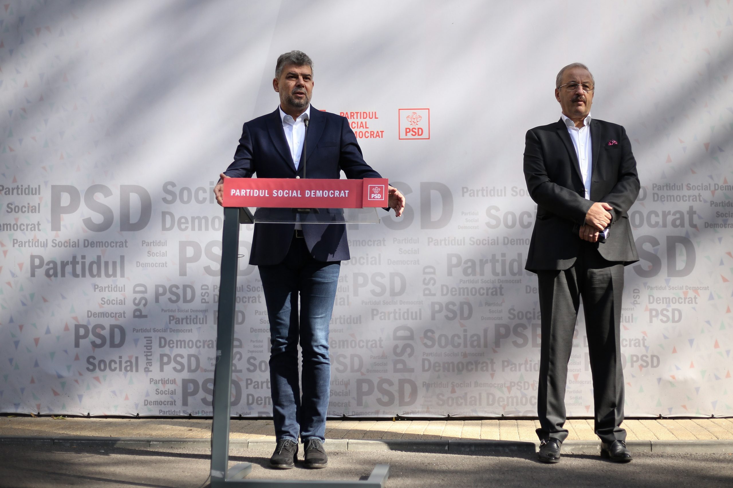 Președintele PSD, Marcel Ciolacu și președintele Consiliului Național al PSD, Vasile Dîncu foto - Inquam