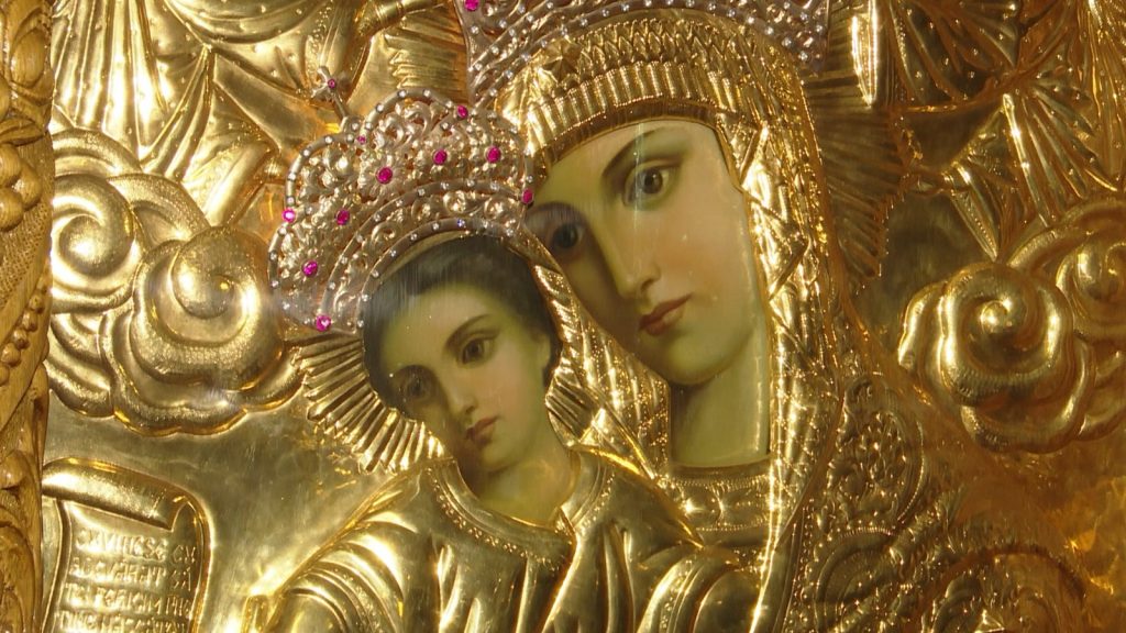 Icoanele făcătoare de minuni adună anual mii de credincioși în Iași. Sunt considerate medicament pentru cancer și pansament pentru suflet