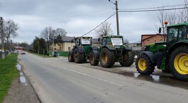 Mars cu utilaje agricole in judetele din Moldova