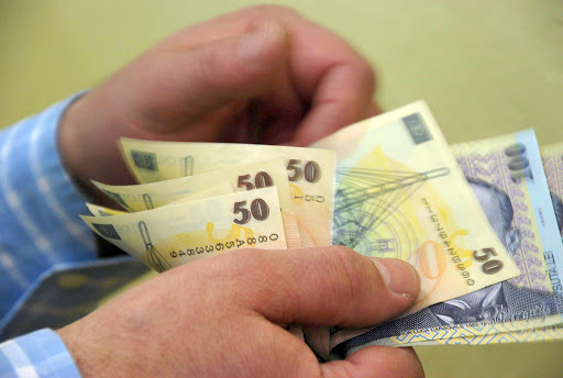 Orașul din România unde salariile sunt extrem de mici. Oamenii n-au de ales și pleacă din județ