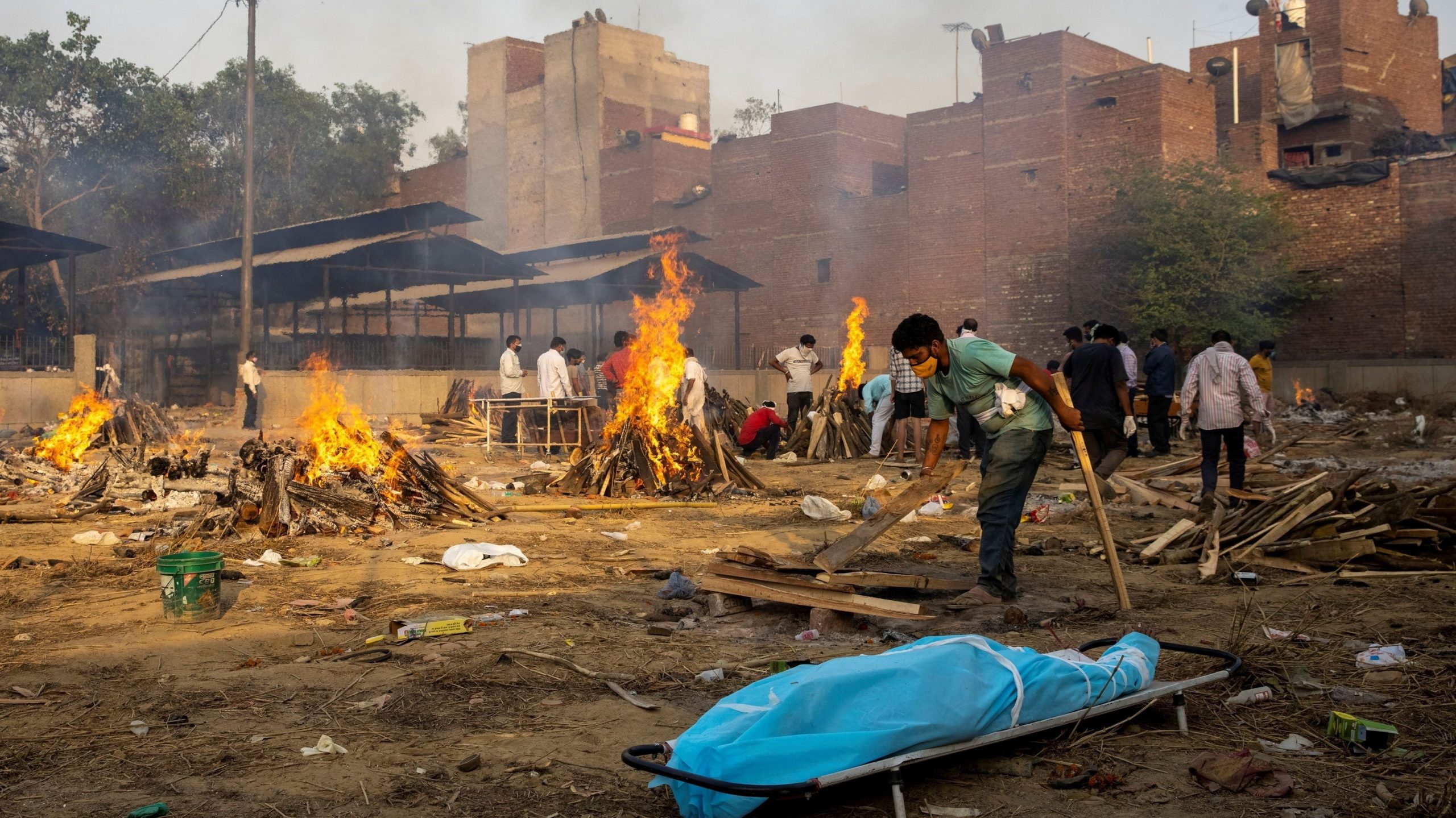 Parcarile au devenit locuri de incinerat persoanele decedate de Covid-19