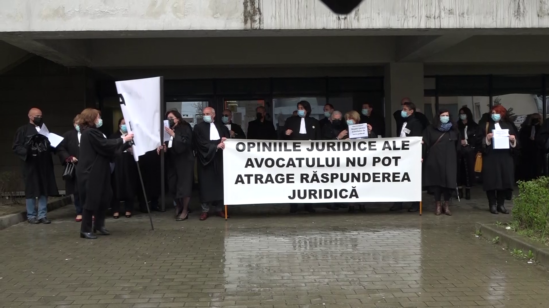 Protest amplu al avocatilor din Doljin Dolj