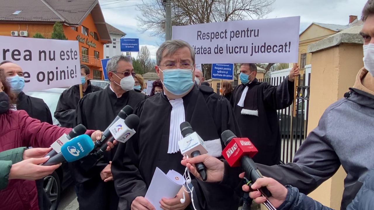 Protest amplu al avocatilor din Doljin Dolj