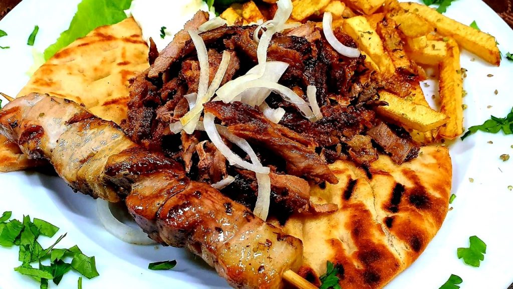 Rețetă de souvlaki cu ingrediente din Grecia. Iese absolut genial dacă îl prepari așa