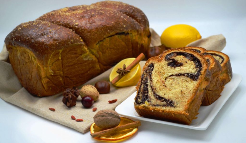 Secretul celui mai pufos cozonac. Ingredientul de care puţine gospodine ştiu