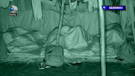 Ce se întâmplă sub pătură, de fapt, la Survivor România 2021