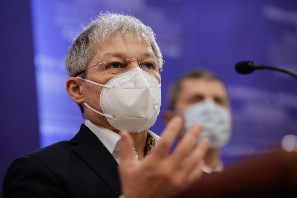 Dacian Cioloş îl atacă pe Florin Cîţu după revocarea lui Voiculescu. De ce nu e de acord cu decizia premierului