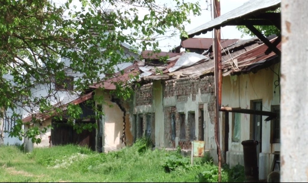 Ferma din Perieti a ajuns o ruina