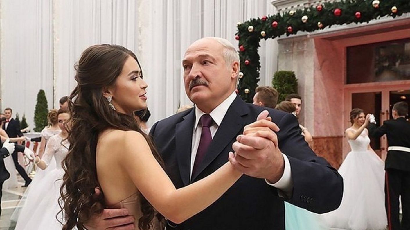 Aleksandr Lukasenko are gusturi bune la femei. Cum arata amanta cu 43 de ani mai tanara a liderului din Belarus4