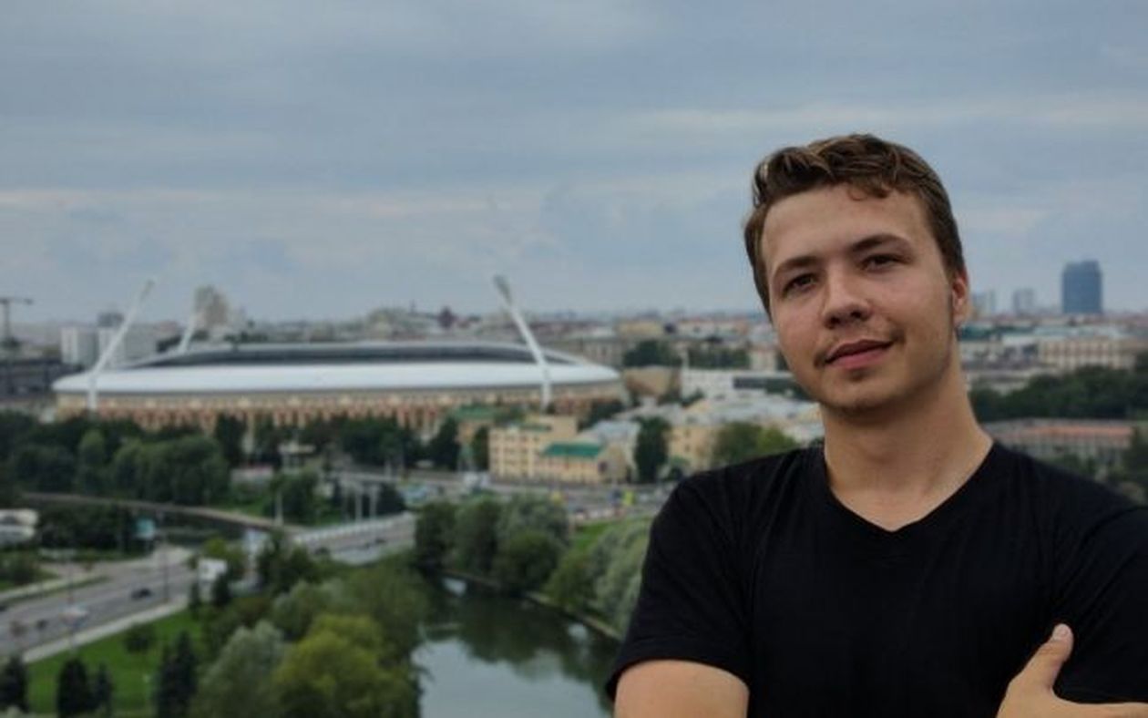 Avion civil, obligat de aviatia militara din Belarus sa aterizeze la Minsk. Mai mult romani erau la bord. Care a fost motivul2