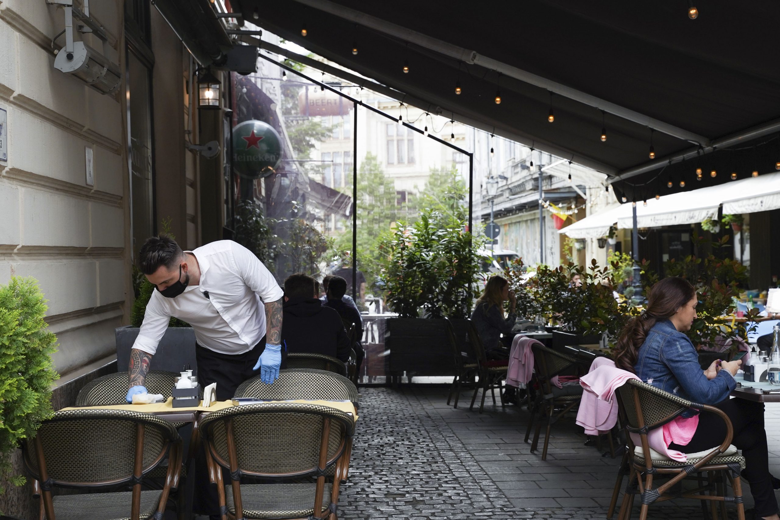 Incidența cazurilor de covid a scăzut în București