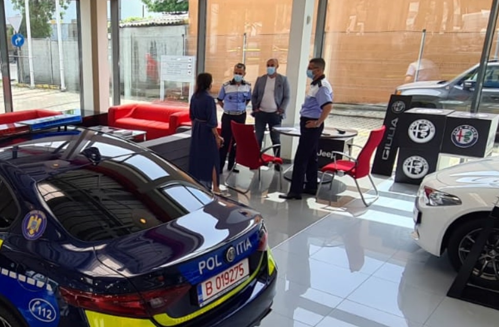 Cum arată noile mașini de poliție care vor patrula în stațiunea Mamaia. Sunt versiunile sport și au peste 250 de cai putere. FOTO