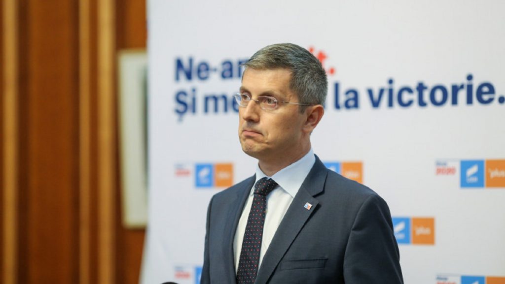 Pe Dan Barna l-a ajuns trecutul. Îl va învinge sau urmează toboganul politic?