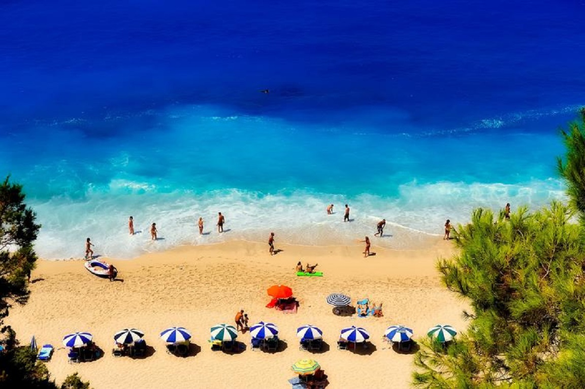 Pe unde intra turistii romani in Grecia