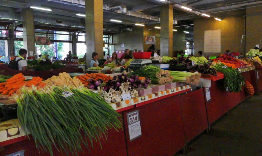 TOP 9 cele mai scumpe alimente care se vând în Piața Obor