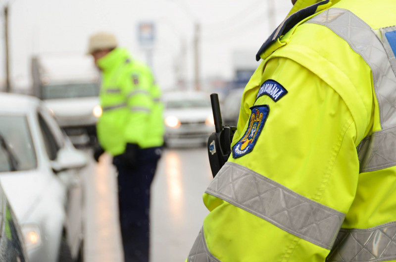 Un poliţist de la Rutieră, găsit drogat la intrarea în serviciu