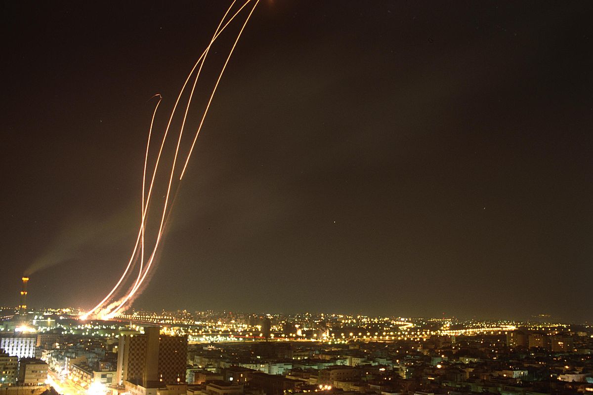 Zeci de rachete, lansate spre Israel