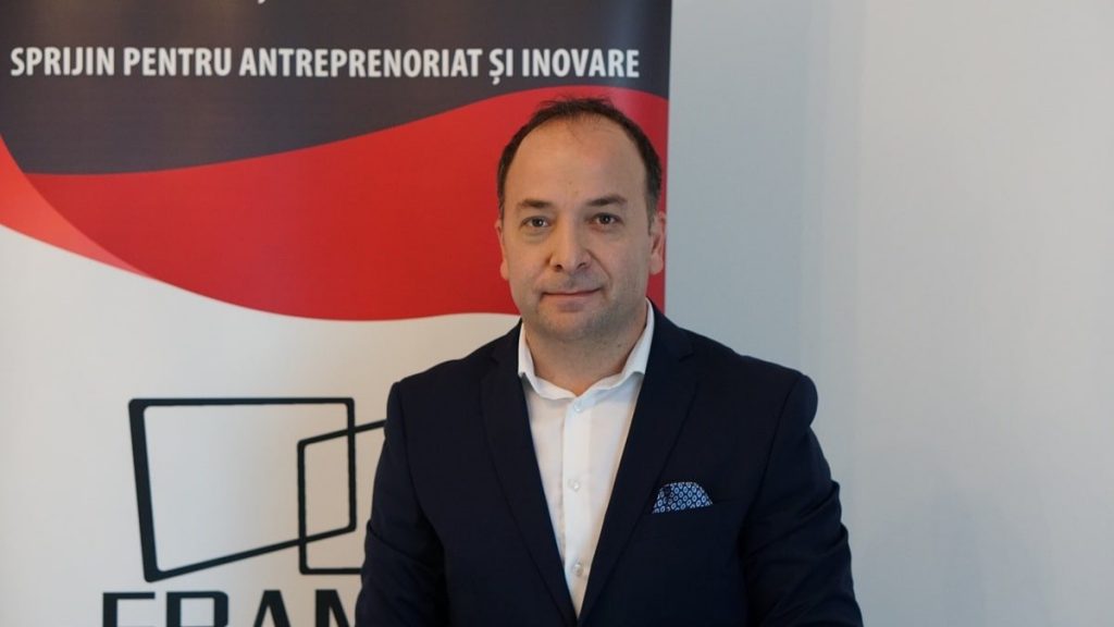 Adrian Negrescu, analist economic
