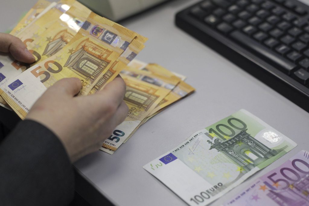 Curs BNR miercuri, 5 mai. Ce valori înregistrează azi Euro şi Dolarul-UPDATE