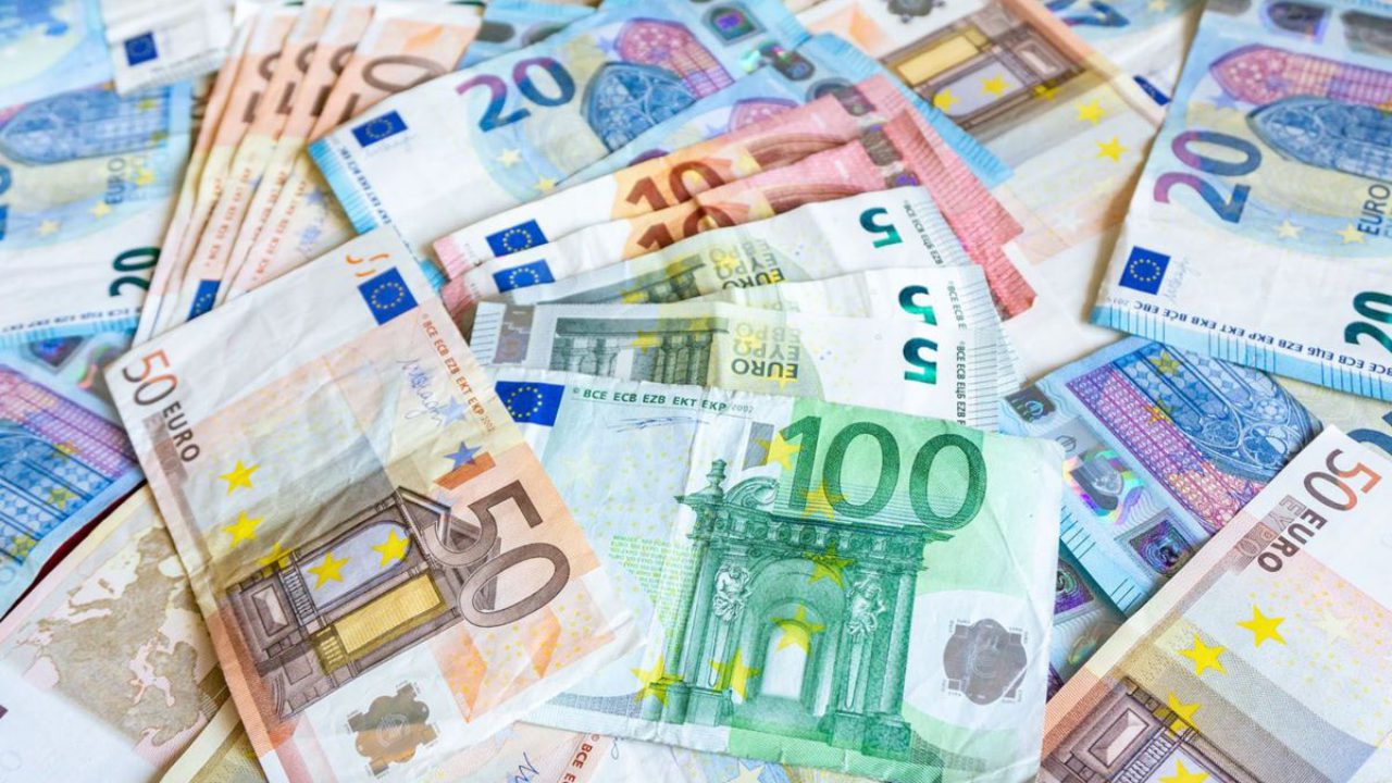 Cati bani a primit Laura Codruta Kovesi pentru Parchetul European