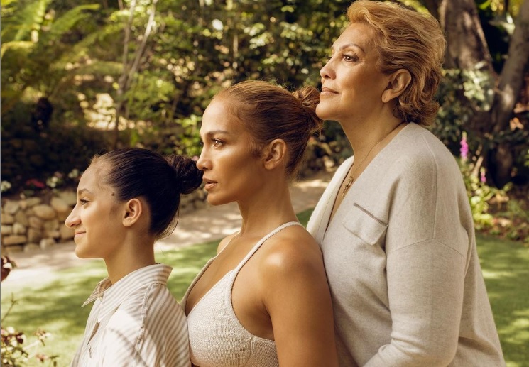 Jennifer Lopez a avut de unde mosteni frumusetea. Cum arata mama ei la 75 de ani
